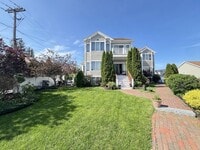 Building Photo - 141 Grovers Ave