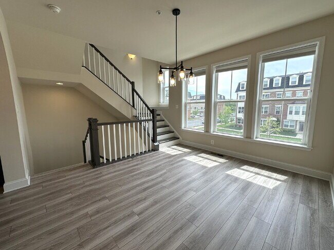 Building Photo - LEASE PENDING! Luxury Townhome in Frederick