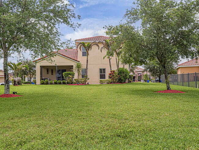 Building Photo - 1750 Berkshire Cir SW