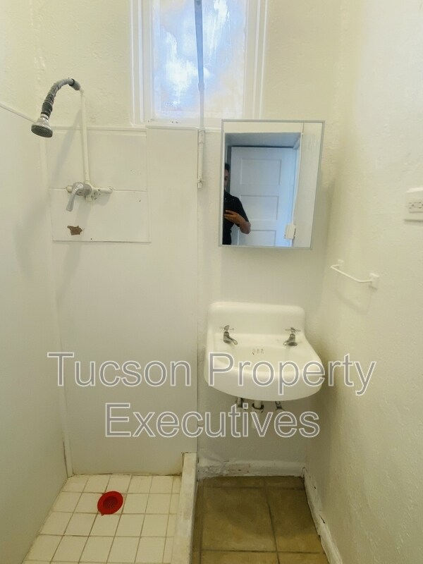 Building Photo - 19 W Veterans Blvd