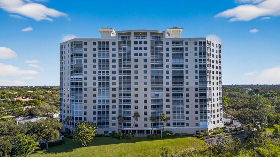 Building Photo - 1001 Arbor Lake Dr