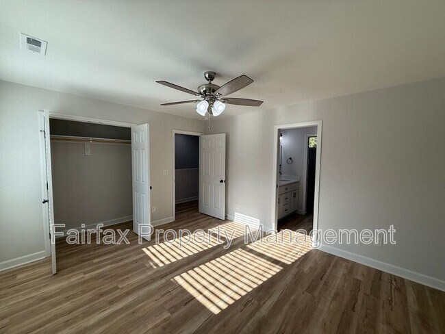 Building Photo - 312 Price Ave