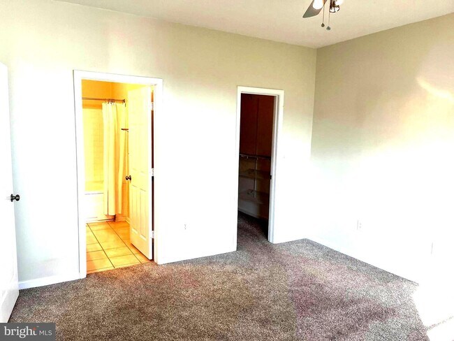 Building Photo - 7418 Hindon Cir