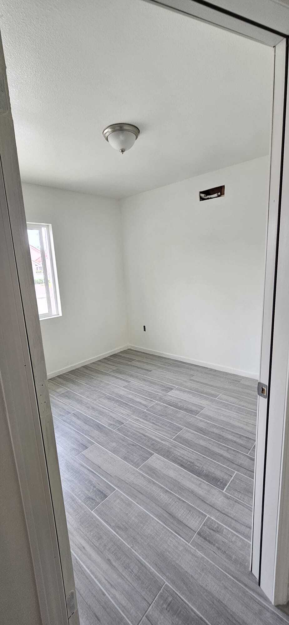 Building Photo - 25400 Sand Creek Trl