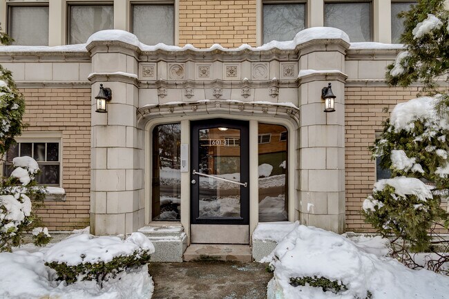 Building Photo - 603 Washington Blvd