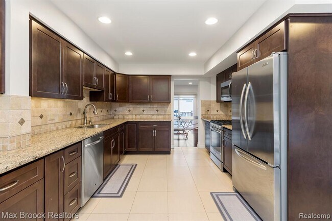 Building Photo - 6322 Aspen Ridge Blvd