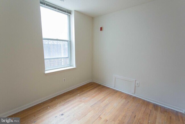 Building Photo - 526 Spruce St