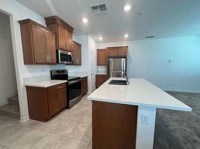 Building Photo - 5301 E Commerce Way