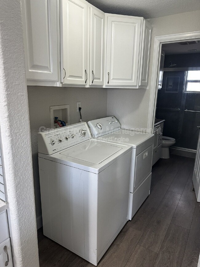 Building Photo - 4665 W 6th Ave