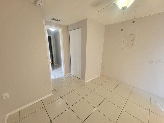 Building Photo - 7831 Sagebrush Dr