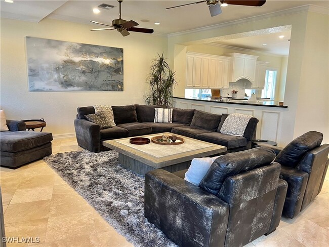 Building Photo - 175 Topanga Dr