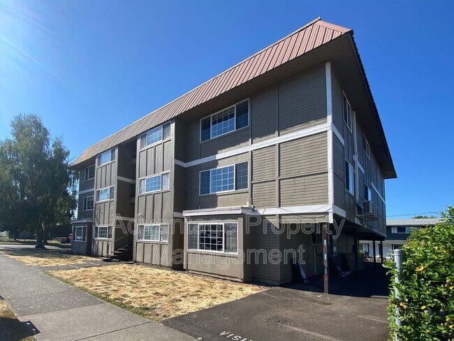 Building Photo - 975 NW Garfield Ave