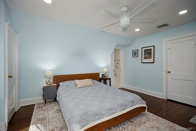 Building Photo - 4 Glenwolde Park