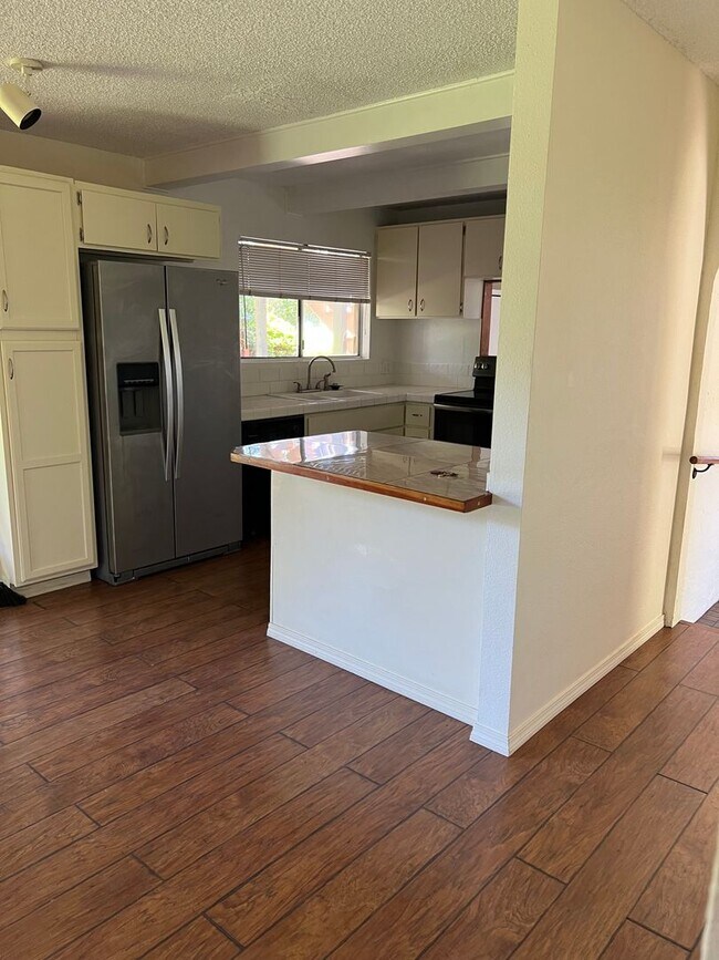 Building Photo - 412 Kinaole Cir