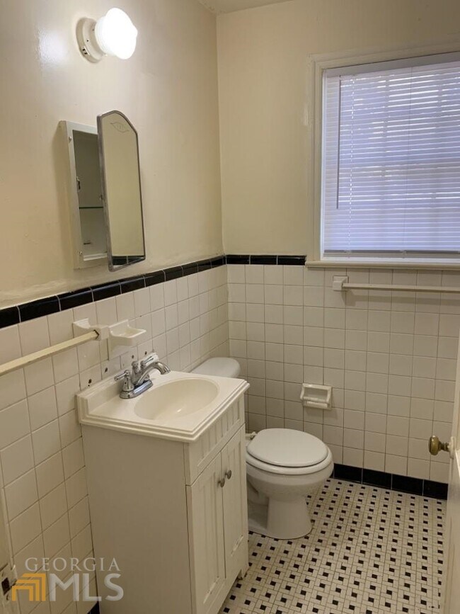 Building Photo - 1451 S Milledge Ave