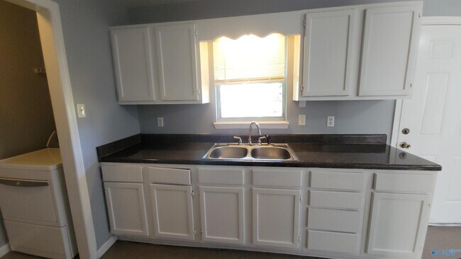 Building Photo - 6117 Melrose Rd NW