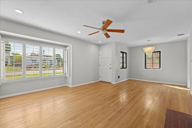 Building Photo - Charming Westchester House with Private Yard