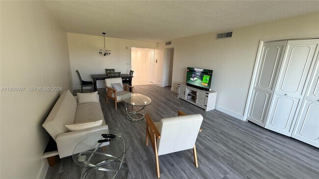 Building Photo - 2671 S Course Dr