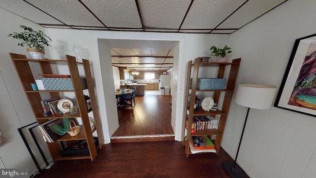 Building Photo - 415 E Flora St