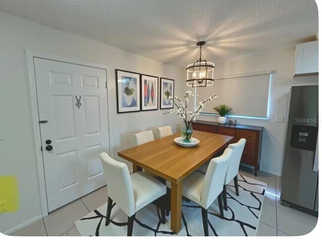 Building Photo - 3300 Fox Chase Cir