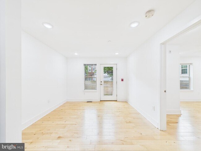 Building Photo - 2646 Manton St