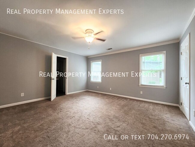 Building Photo - 3707 Colony Crossing Dr