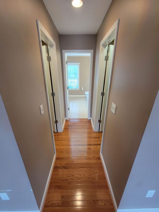 Building Photo - 3 Bed, 2 bath Home Available in Anderson