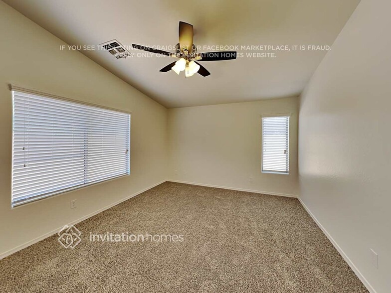 Building Photo - 2616 S 111th Dr