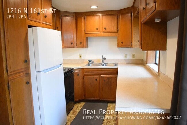 Building Photo - 1216 N 161st St