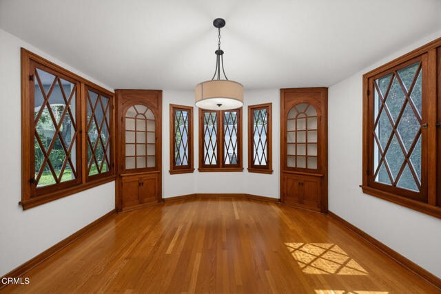 Building Photo - 900 E Glenoaks Blvd