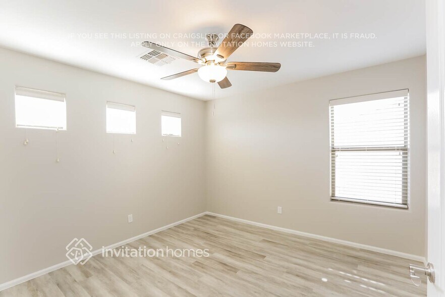 Building Photo - 4216 S 104th Ln