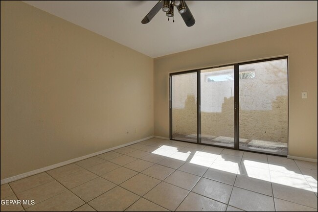 Building Photo - 10711 Ivanhoe Dr