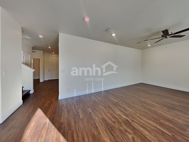 Building Photo - 11503 W Mesquite St