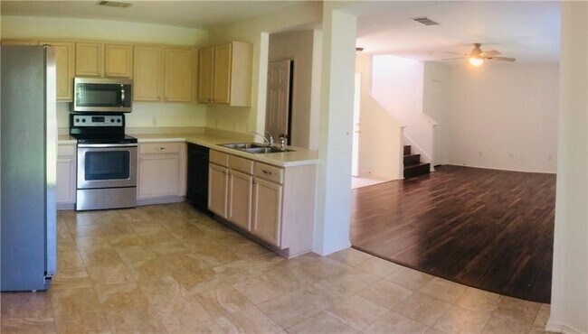 Building Photo - 826 Palitine Ln