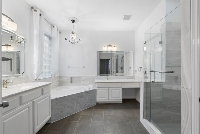 Building Photo - 9023 Eaglecove Dr