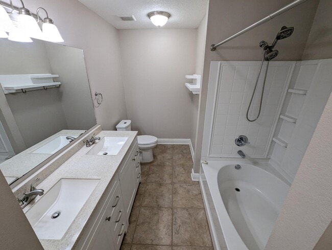 Building Photo - 2160 Hadleigh Hills Ct