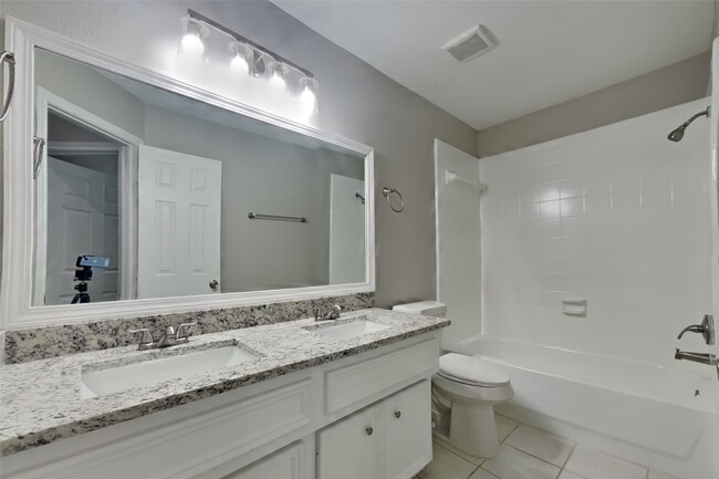 Building Photo - 12711 Cedar Grove Ct
