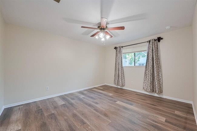 Building Photo - 2762 Foliage Green Dr