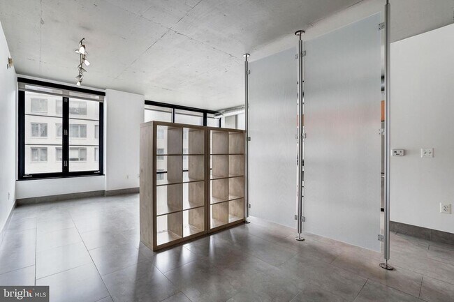 Building Photo - 1133 14th St NW