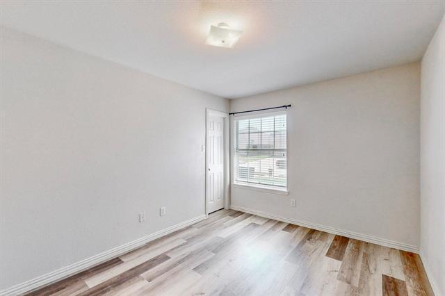 Building Photo - 1216 Lake Forest Dr
