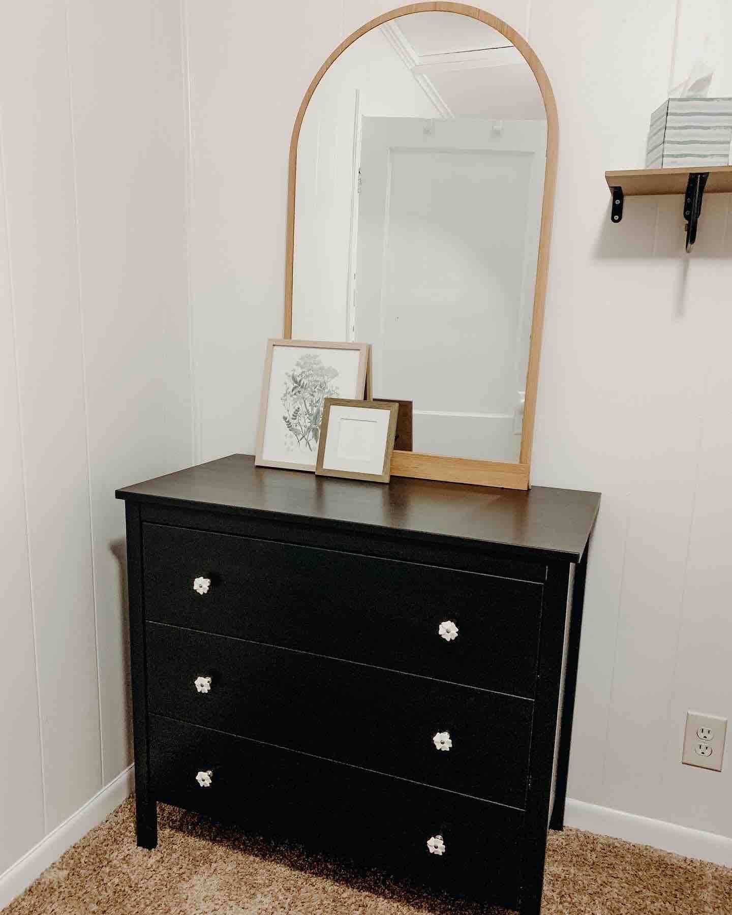 bedroom dresser - 22101 Nowlin St