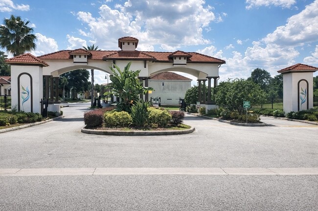 Building Photo - 525 Paloma Dr