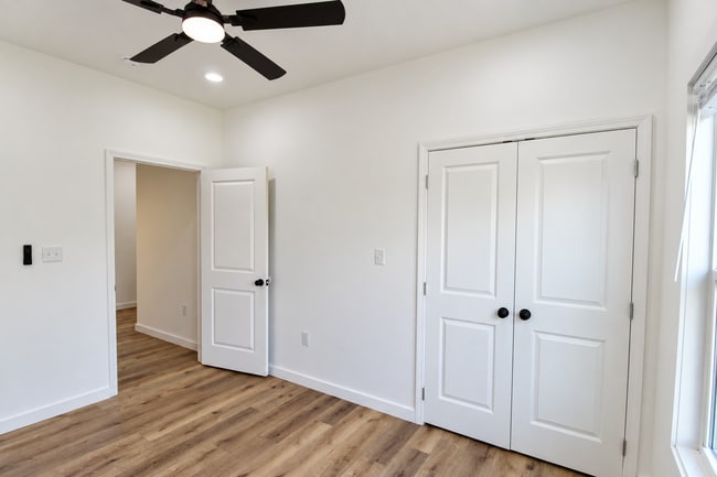 Building Photo - 132 Stone Dr