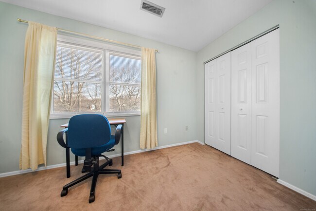 Building Photo - 83 Carriage Dr