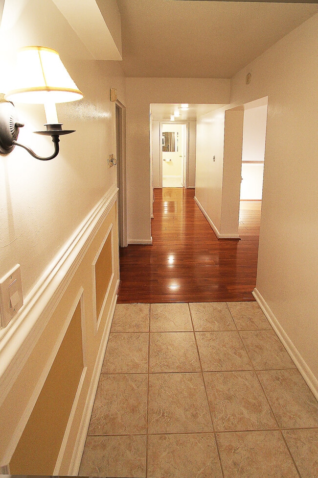 Building Photo - 2220 Castle Rock Sq