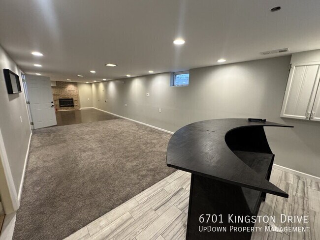 Building Photo - 6701 Kingston Dr