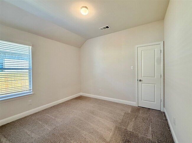 Building Photo - 2305 Caroline St