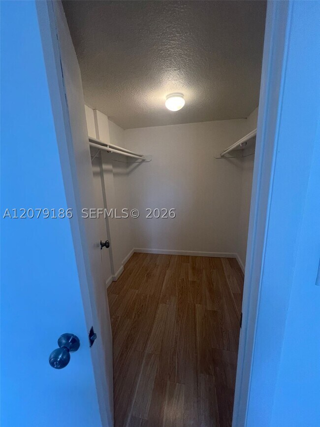 Building Photo - 10090 NW 80th Ct
