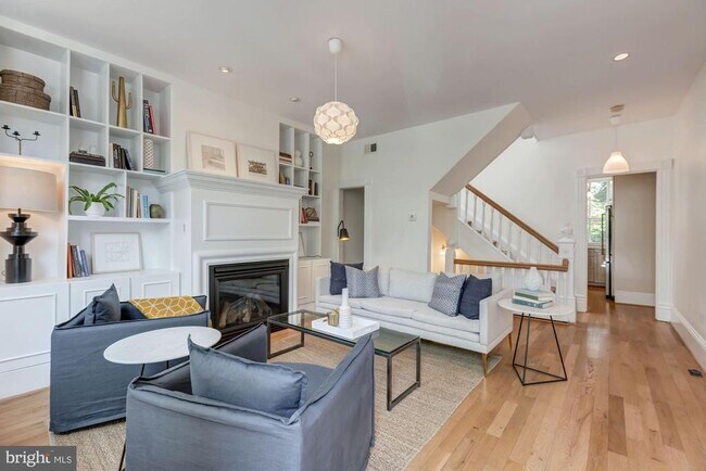 Building Photo - 1409 33rd St NW