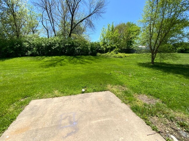 Building Photo - 4 Bedroom newly remodeled Duplex